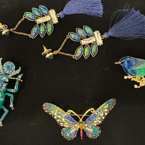 LIVE SHOW -CLOSET STEAL DEAL - Picture 13 of 16